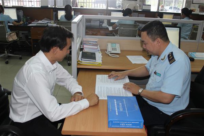 Chính phủ thống nhất nội dung dự án Luật Tiếp cận thông tin (sửa đổi)- Ảnh 6. Hỗ trợ người dân tiếp cận thông tin tài chính nhanh chóng, thuận tiện