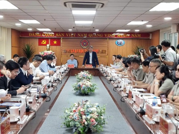 Bộ trưởng Nguyễn Hải Ninh làm việc với Thi hành án dân sự TP Hồ Chí Minh