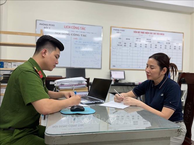 Triệt phá đường dây đổ trái phép hơn 20.000 tấn chất thải- Ảnh 2.