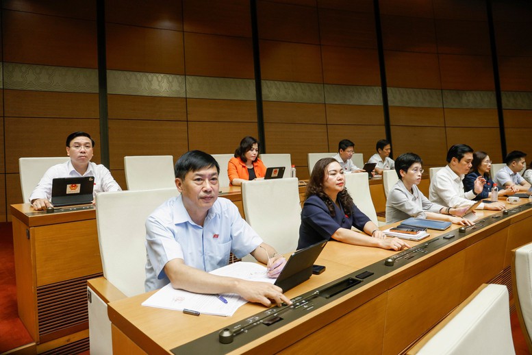 Luật Thi đua, khen thưởng mới: Nới tiêu chuẩn, bỏ ‘4 sáng kiến’