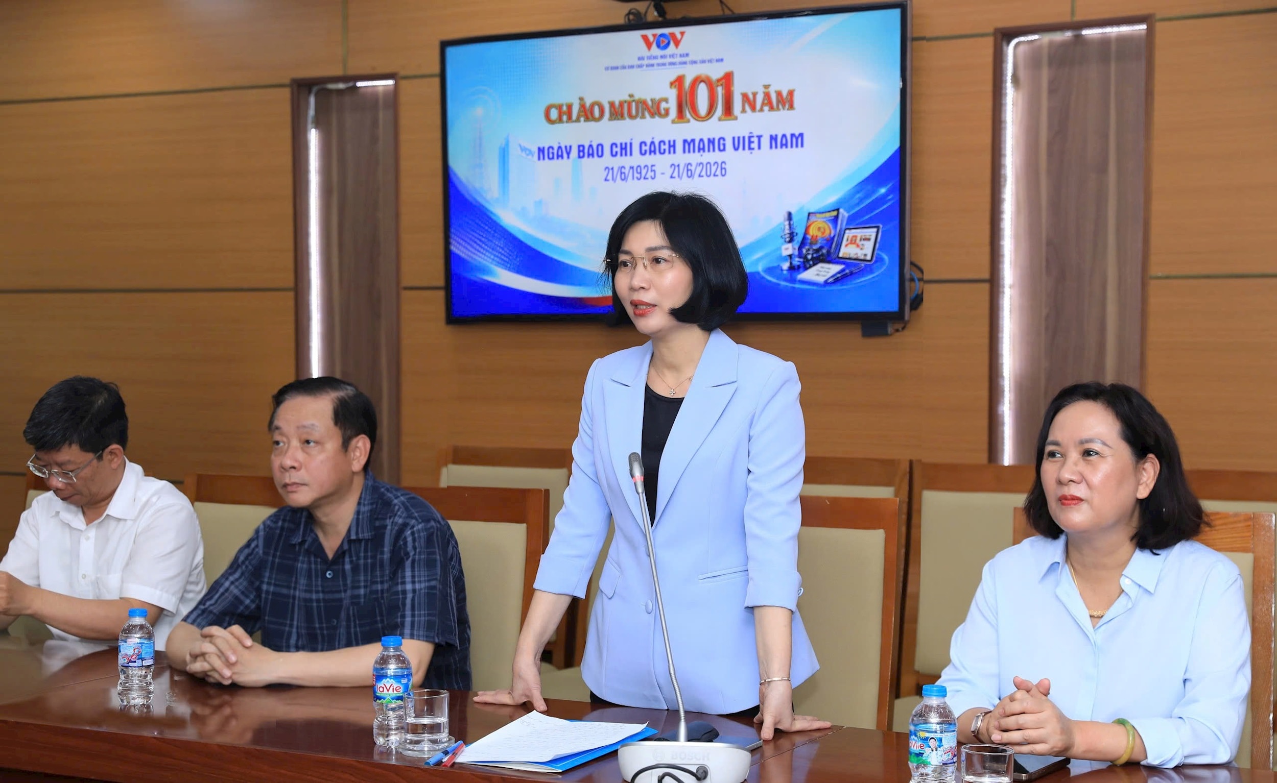 Chủ tịch HĐND TP Hà Nội Phùng Thị Hồng Hà thăm, chúc mừng Đài Tiếng nói Việt Nam