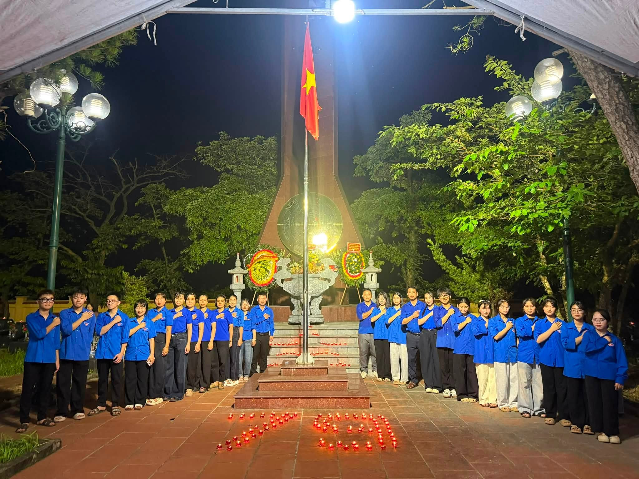 Tuổi trẻ Thủ đô đồng loạt thắp nến tri ân Anh hùng liệt sĩ