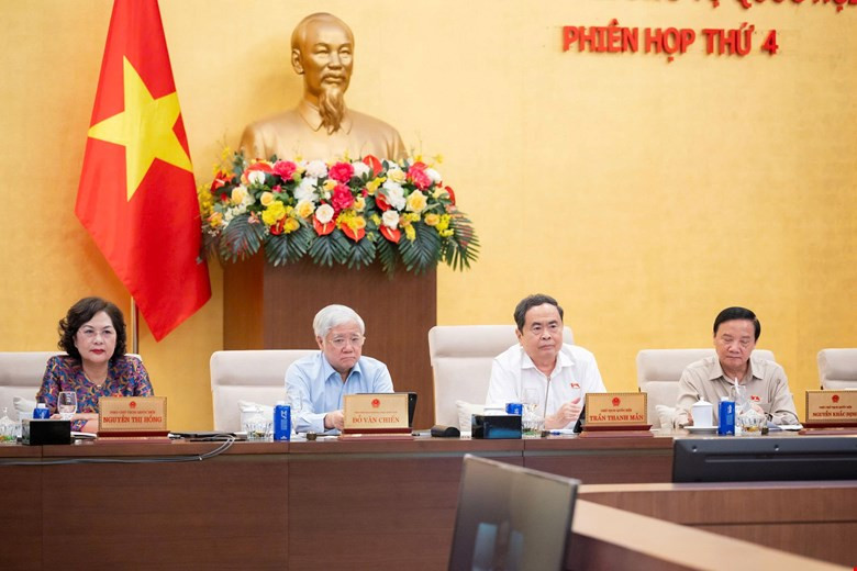 Nghiên cứu bổ sung cơ chế hỗ trợ để người dân, doanh nghiệp tiếp cận pháp luật