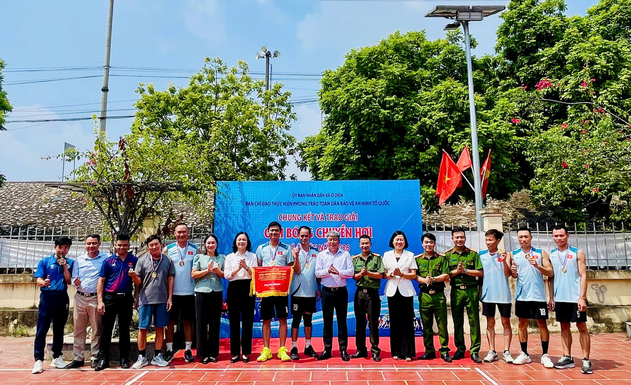 Khi mỗi người dân cùng chung tay giữ gìn bình yên cuộc sống...