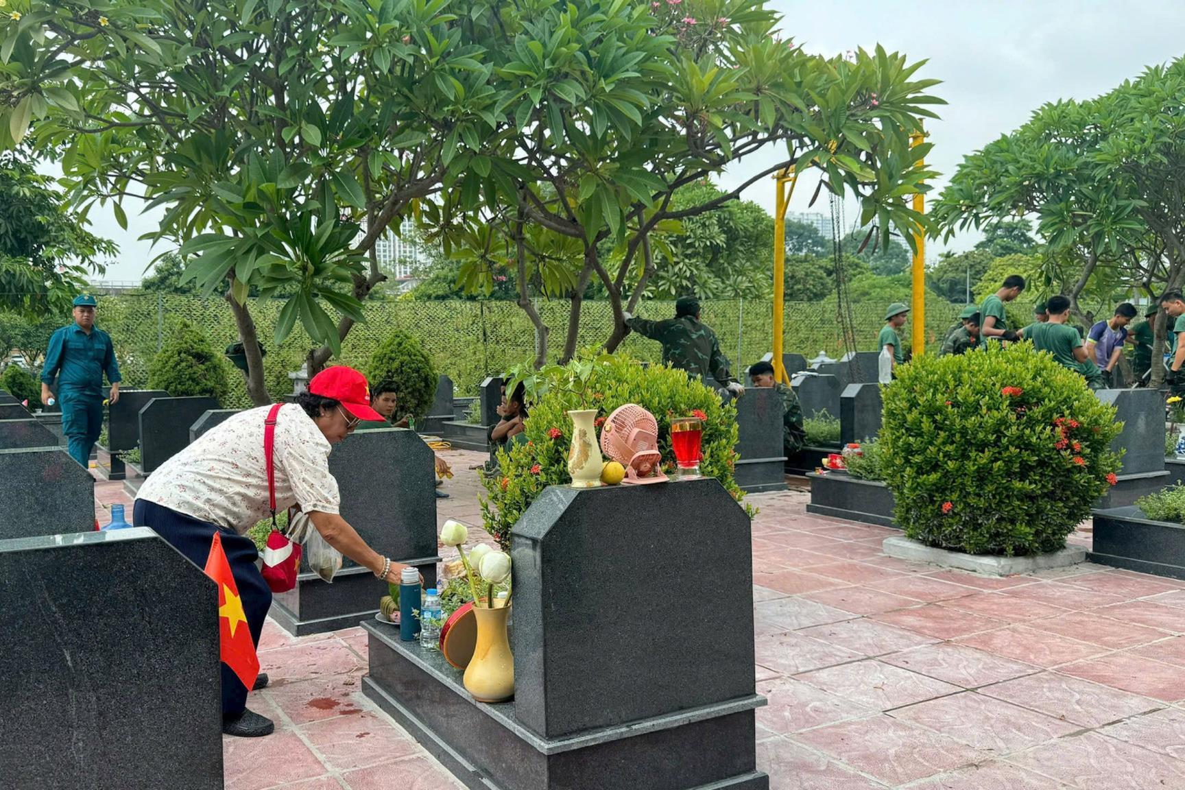ba-binh-thap-huong-1.jpg