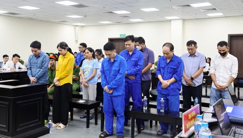 Mức án nghiêm khắc đối với các bị cáo cầm đầu vụ sản xuất thực phẩm chức năng giả
