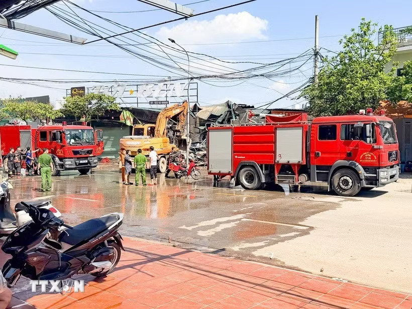 Hà Nội: Lại xảy ra cháy nhà xưởng tại phường Thanh Liệt