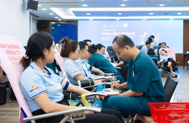 Lan tỏa tinh thần nhân ái, sẻ chia qua sự kiện “Tháng hồng Vietbank”