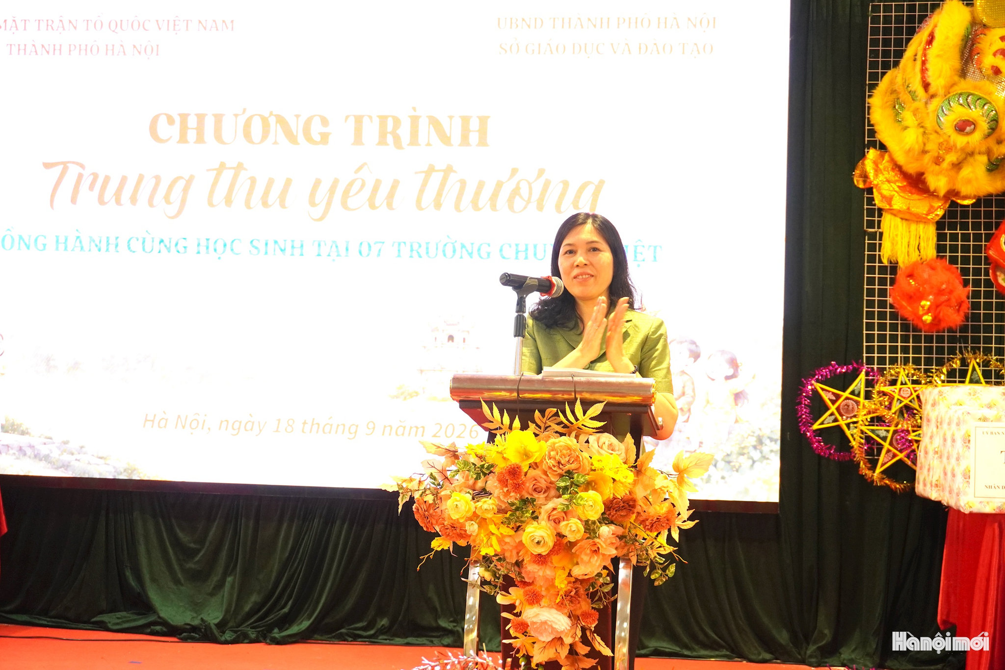 “Trung thu yêu thương” đến với các em học sinh đặc biệt