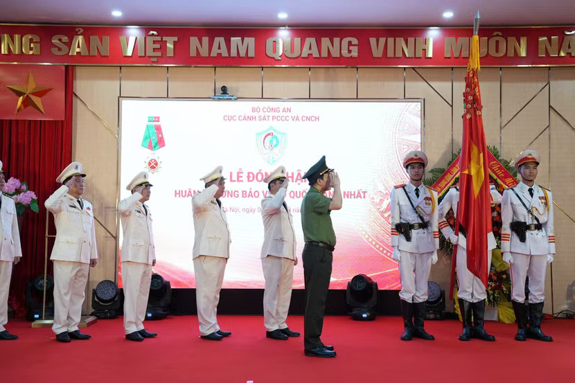 Hành trình 65 năm đầy tự hào của lực lượng cảnh sát PCCC và CNCH
