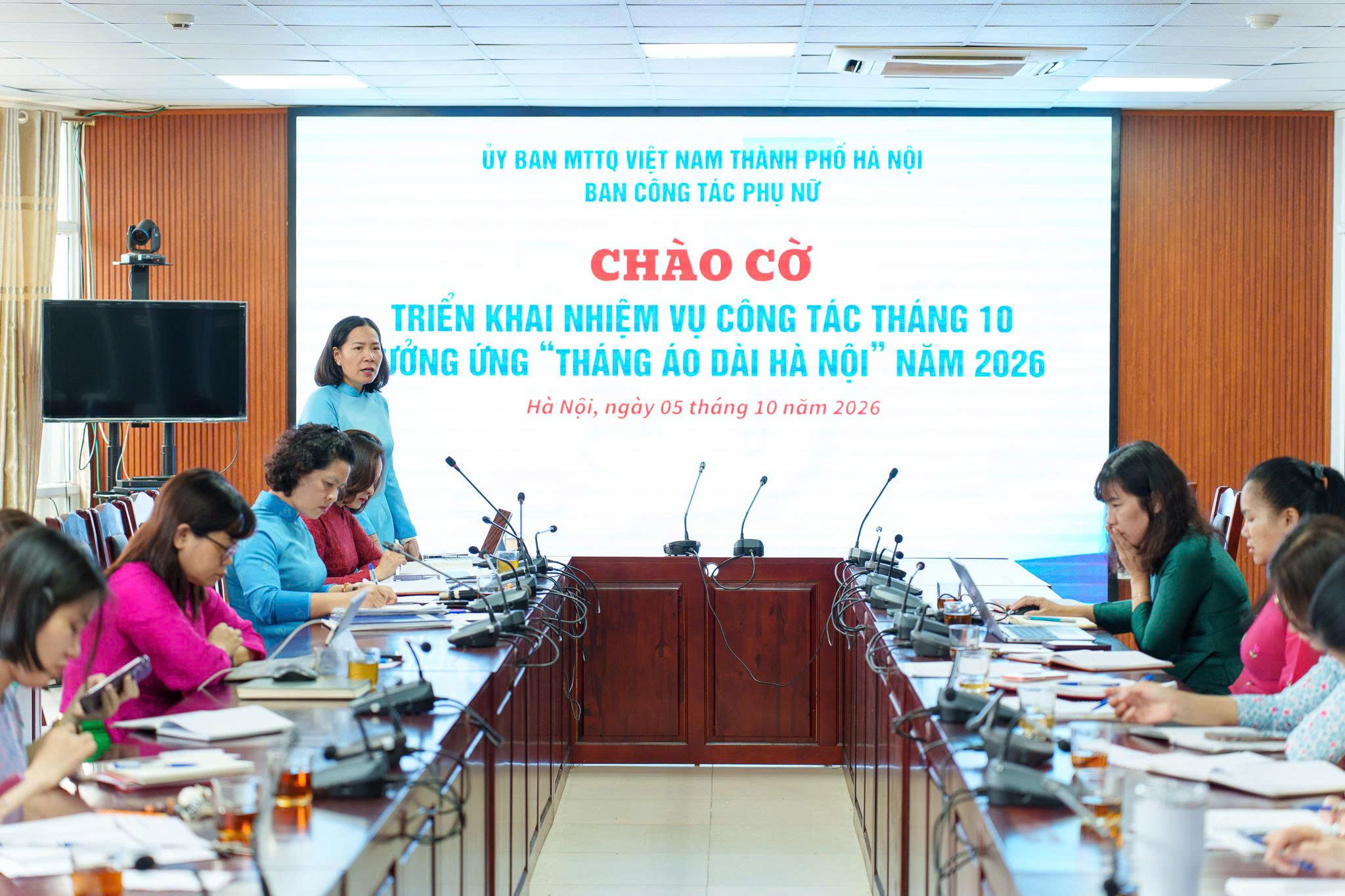 Phụ nữ Hà Nội hưởng ứng "Tháng áo dài" và Tháng cao điểm "Vì người nghèo"