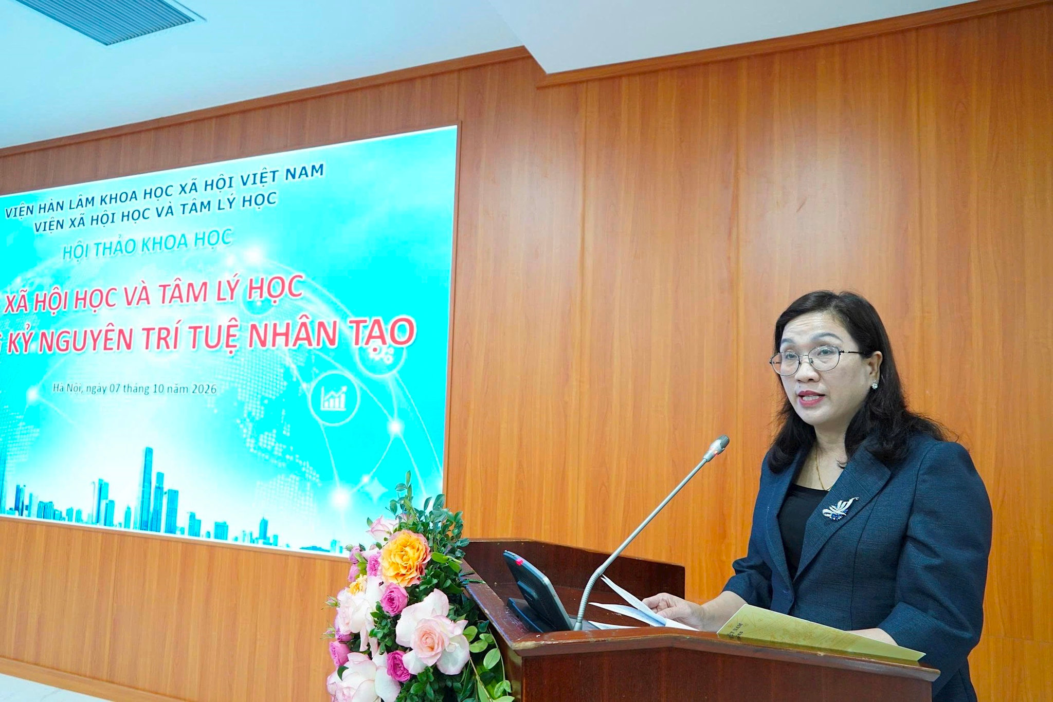 dinh-thi-mai.jpg